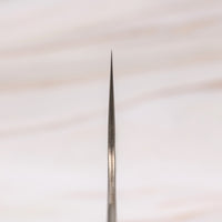 Hokiyama Gyuto 440C Damascus dolžine 210 mm je vsestranski japonski kuhinjski nož, odličen za najrazličnejša kuhinjska opravila, od sekljanja in rezanja do različnih zibalnih tehnik. Rezilo je bilo skovano v japonski kovačiji Hokiyama. Izdelano je iz nerjavečega jekla 440C. Rezilo lahko opremite s poljubnim ročajem.
