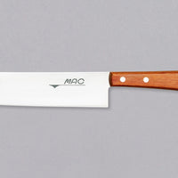 MAC Nakiri 165 mm je tradicionalen japonski nož, ki je posebej zasnovan za rezanje zelenjave.  Rezilo je izdelano iz MAC molibdenskega nerjavečega jekla in je zaradi izjemne odpornosti na korozijo enostavno za uporabo. Nož ima ergonomsko oblikovan ročaj iz laminiranega palisandra, ki ga odlikujeta izvrstna trdota in trpežnost.
