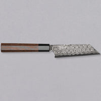 Nigara Kiritsuke Petty SG2 Damascus 120 mm je majhen japonski kuhinjski nož, primeren za delikatna in manjša rezalna opravila v dlani in na rezalni desk Jedro iz prašnega jekla SG2 ter hamaguri presek profila zagotavljata dolgotrajno ostrino ter minimalno vzdrževanje. Nož krasi poseben vzorec dežnih kapljic - amatsubu.