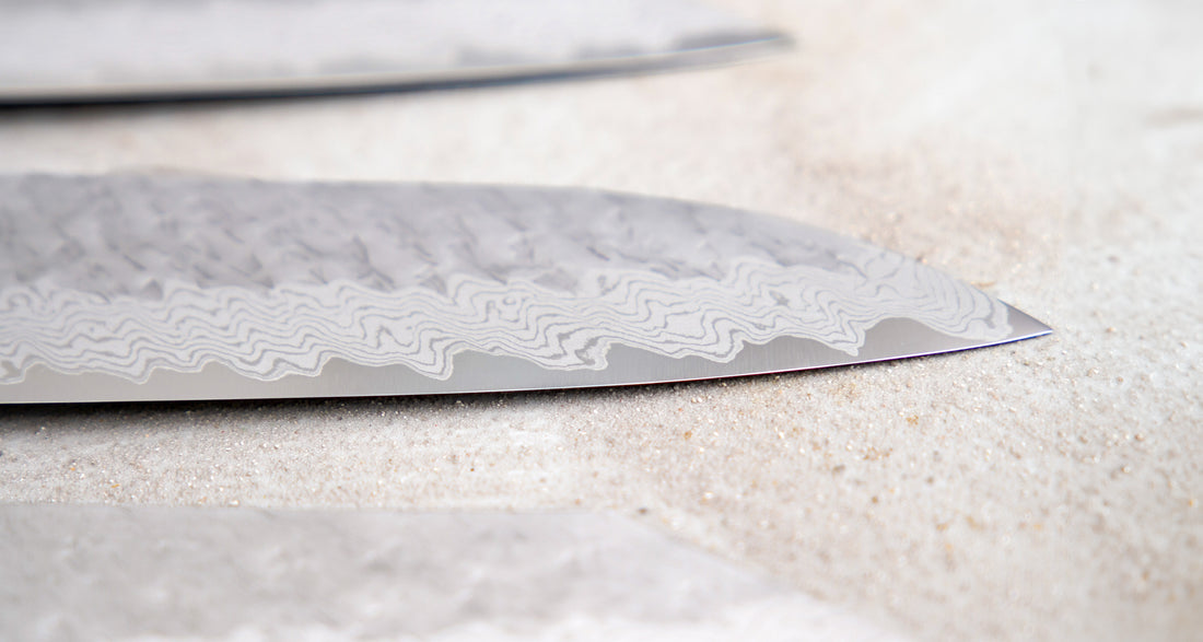 Nigara Hamono VG-10 Damascus Tsuchime linija nožev.