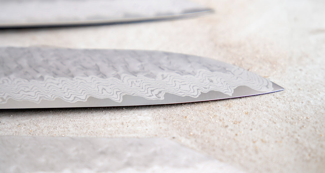 Nigara Hamono VG-10 Damascus Tsuchime linija nožev.