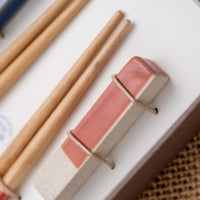 Darilni komplet jedilnih palčk Haze – mornarsko modra in rdeča