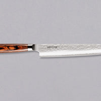 Tamahagane "TSUBAME" Sashimi-Slicer 210mm je izdelan iz VG-5 nerjavečega jekla in ima zelo vzdržljiv in vodoodporen ročaj iz pakka lesa. Izjemno nezahteven in zanesljiv nož, primeren za profesionalne kuharje.