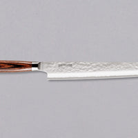 Tamahagane "TSUBAME" Sashimi-Slicer 240mm je izdelan iz VG-5 nerjavečega jekla in ima zelo vzdržljiv in vodoodporen ročaj iz pakka lesa. Izjemno nezahteven in zanesljiv nož, primeren za profesionalne kuharje.