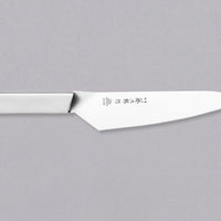 Tojiro Origami Gyuto 180 mm je vsestranski japonski kuhinjski nož, ki je nezahteven za vzdrževanje in cenovno ugoden. Njegov dizajn je edinstven - nož je izdelan iz enega samega kosa, brez varjenja. Prejel je svetovno znano nagrado iF Design Award. Rezilo je izdelano iz molibden-vanadijevega jekla s trdoto 58-59 HRC.