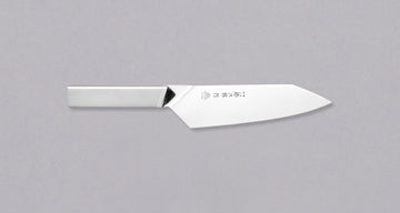 Tojiro Origami Santoku 165 mm je vsestranski japonski kuhinjski nož, ki je nezahteven za vzdrževanje in cenovno ugoden. Njegov dizajn je edinstven - nož je izdelan iz enega samega kosa, brez varjenja. Prejel je svetovno znano nagrado iF Design Award. Rezilo je izdelano iz molibden-vanadijevega jekla s trdoto 58-59 HRC.