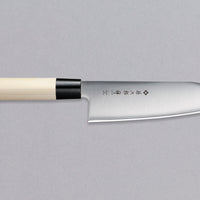 Tojiro Santoku Zen 165 mm_1
Tojiro Santoku Zen 165 mm je nož priznanega proizvajalca Tojiro, ki ga zaznamuje japonski ročaj iz magnolije, minimalistično oblikovano rezilo in trda zlitina jekla. Rezultat je lahek, oster, vsestranski kuhinjski nož za domače in poklicne kuharje z rezilom, ki je zelo odporno na rjo in se enostavno ponovno nabrusi.