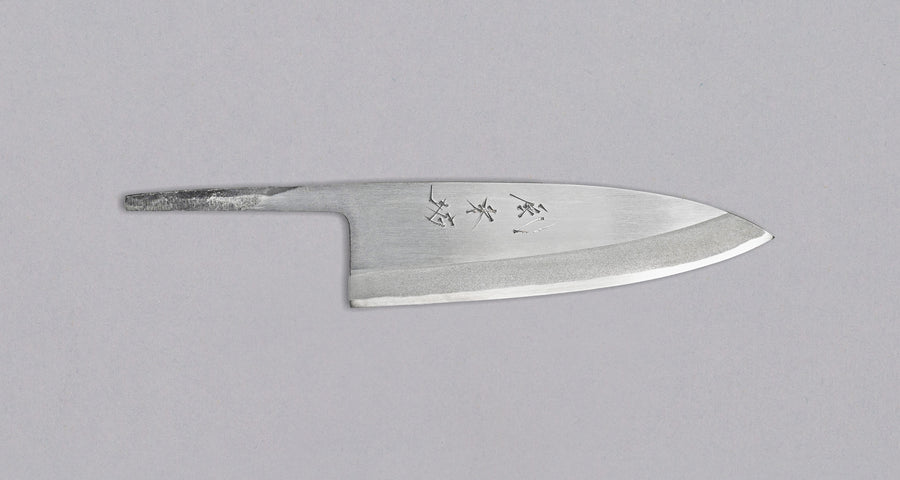 Nož furaibo deba, ki ga je zasnovalo podjetje OsterRob, je močan enostransko brušen nož, ki je primeren za pripravo rib. To je samo rezilo - nanj je mogoče namestiti ročaje po meri. Oglejte si naše ročaje po meri in poiščite svojo popolno kombinacijo!