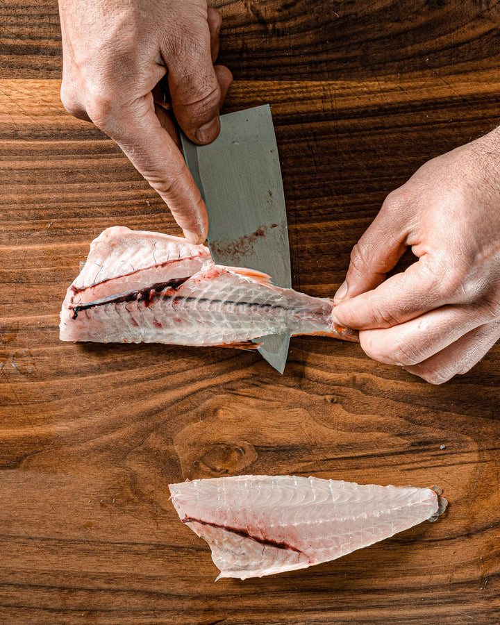 Japonski nož deba - natančno in izjemno ostro rezilo
