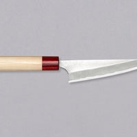 Kolekcija znamke Masakage in kovača Yoshimi Kata se imenuje Yuki [sneg]. Delikaten videz rezila in ročaj iz magnolije sta oblikovana tako, da nož spominja na zasneženo zimsko pokrajino. Z visokoogljično jekleno sredico in nerjavečimi zunanjimi plastmi ta linija predstavlja edinstveno kombinacijo lepote in zmogljivosti.