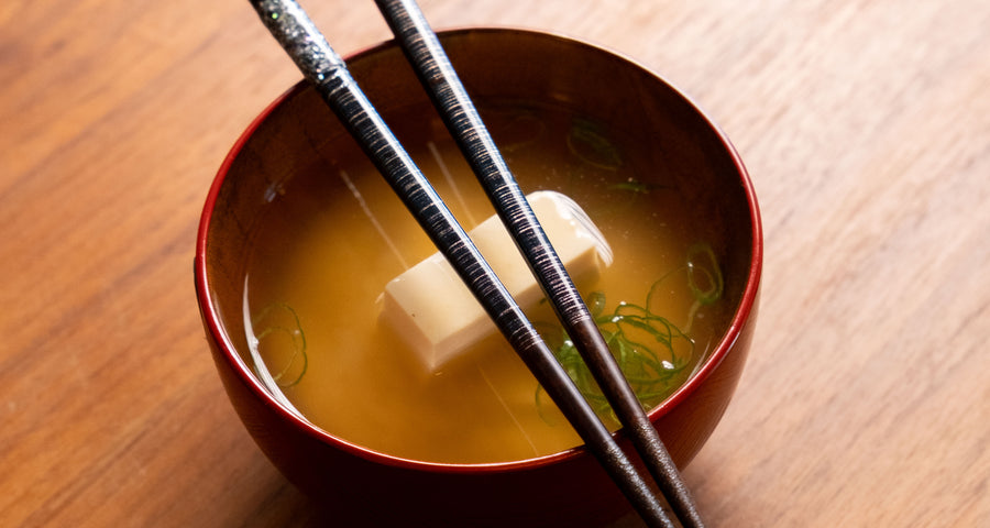 Tatakisabi skledica za miso juho – rdeča