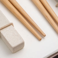 Darilni komplet jedilnih palčk Haze – siva in bela