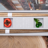 Darilni komplet lesenih jedilnih palčk Tetoca – kaki in oljka