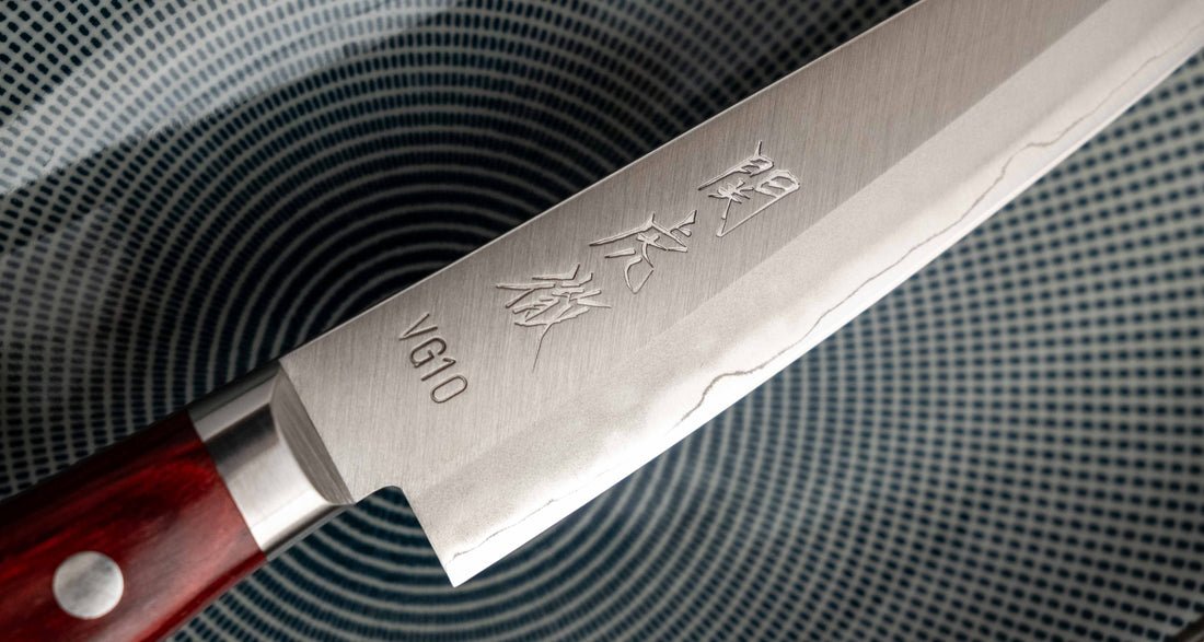 Seki Kotetsu Petty Vg-10 Migaki 135 mm [red pakkawood]