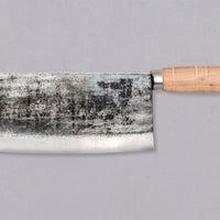 Sentan Chinese Cleaver Shirogami #2 200 mm je široka in nekoliko lažja kitajska sekirica za vsestransko uporabo. Sredica noža je iz visokoogljičnega Shirogami #2 jekla s trdoto okoli 60 HRC. Primeren je za zelenjavo ter rezanje surovih rib in mesa, vendar ne kosti. Ponaša se z rustikalnim zaključnim videzom kurouchi.