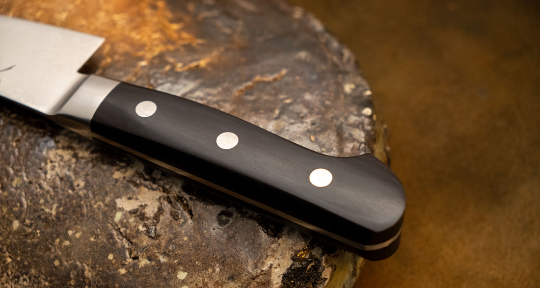 Tsunehisa Honesuki VG-10 Damascus Black 145 mm