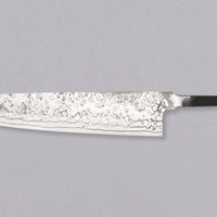 Yoshida Gyuto ZDP-189 Damascus 240 mm je izdelan iz najboljšega prašnega jekla ZDP-189 in je odporen na korozijo in nezahteven za vzdrževanje. Zaradi visoke trdote (65-67 HRC!) bo zelo dolgo držal ostrino. Na voljo brez ročaja, tako da si lahko sestavite povsem unikaten nož, prilagojen vašemu okusu in potrebam.