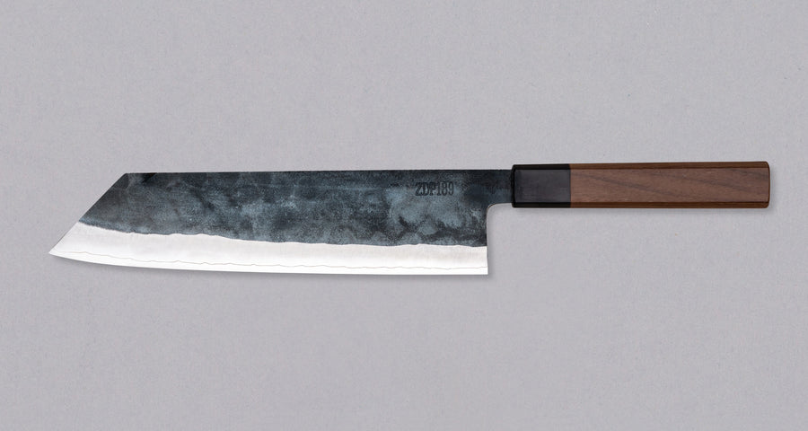 Kiritsuke je večnamenski japonski kuhinjski nož za različna opravila, predvsem pa se bo odlično izkazal za pripravo mesa in sekljanje večjih količin zelenjave. Kiritsuke je po funkcionalnosti precej podoben gyuto rezilom, razlikuje se po izraziti sprednji konici, ki je ravno prirezana, čemur pravimo tudi "k-tip". 